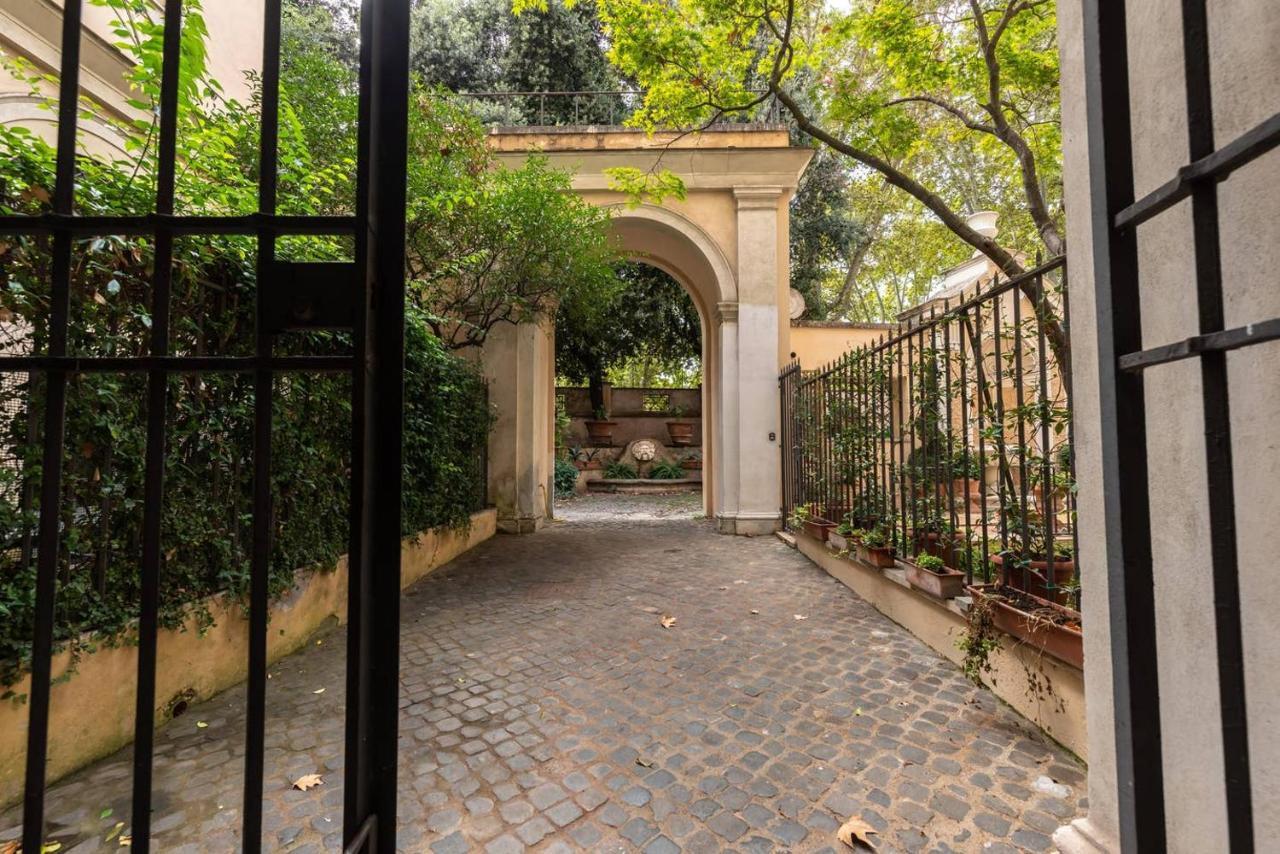 Palazzo Pamphili Lecca di Guevara Roma Esterno foto